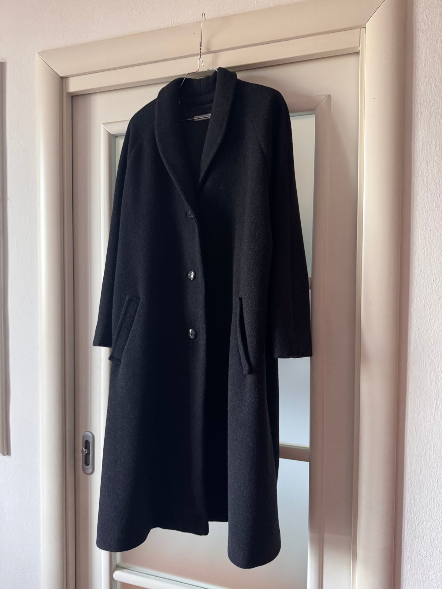 The L grey coat