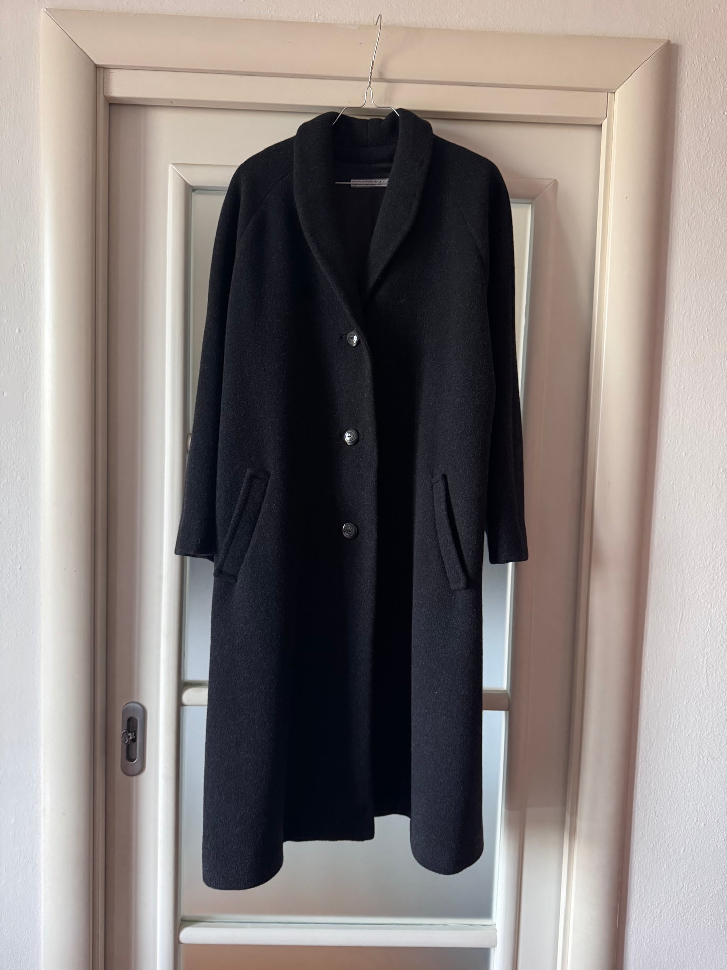 The L grey coat