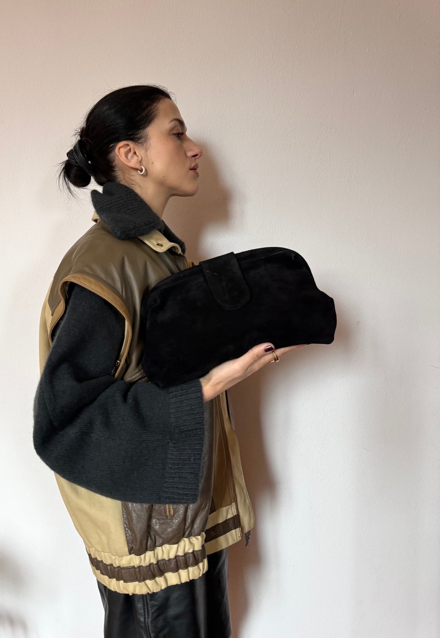 Suede pochette