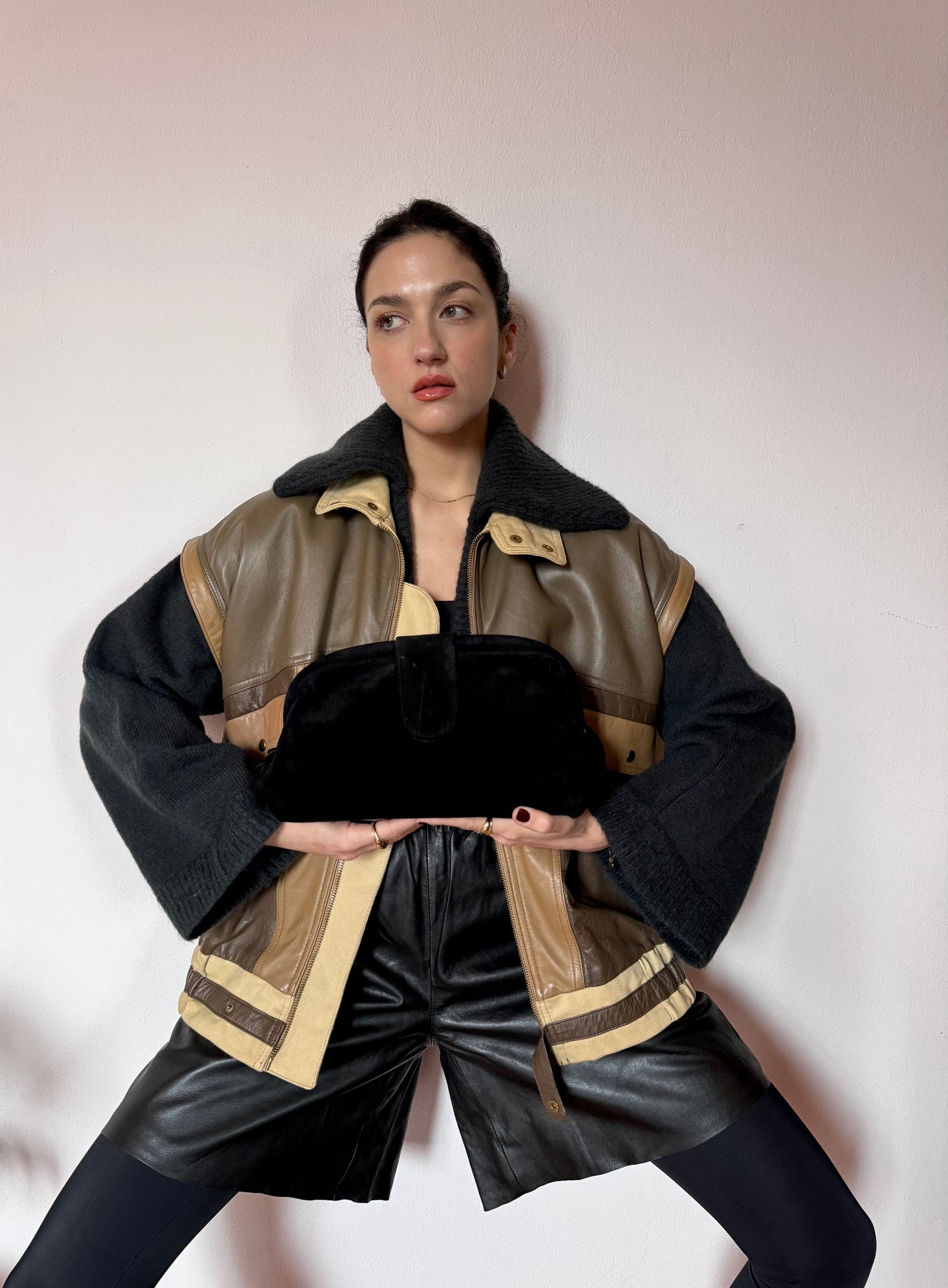 Suede pochette