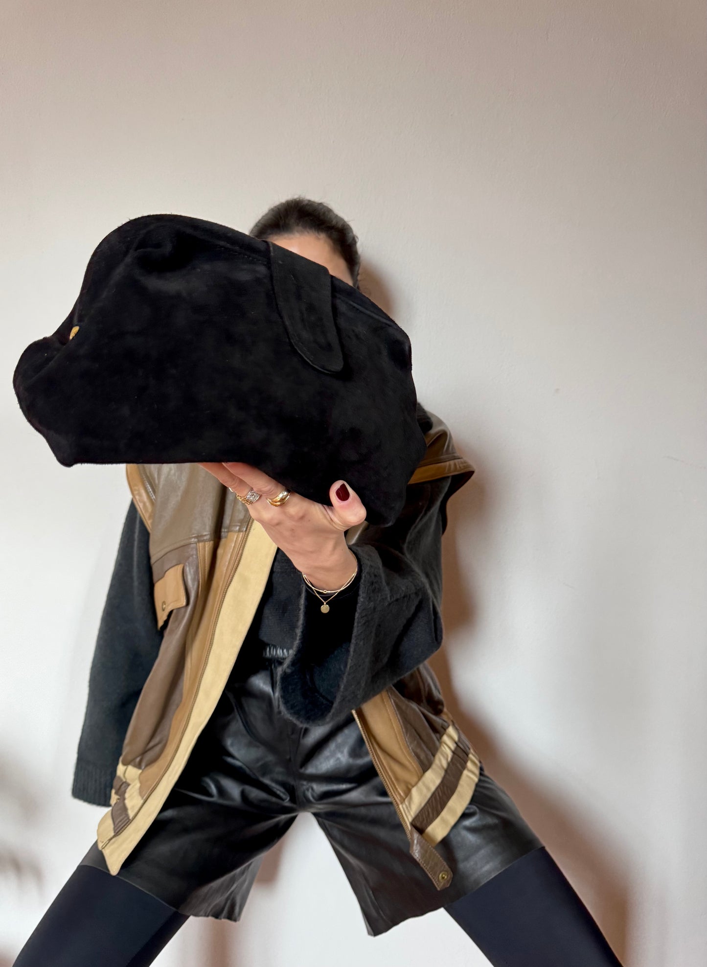 Suede pochette