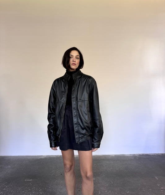 Necessario black bomber