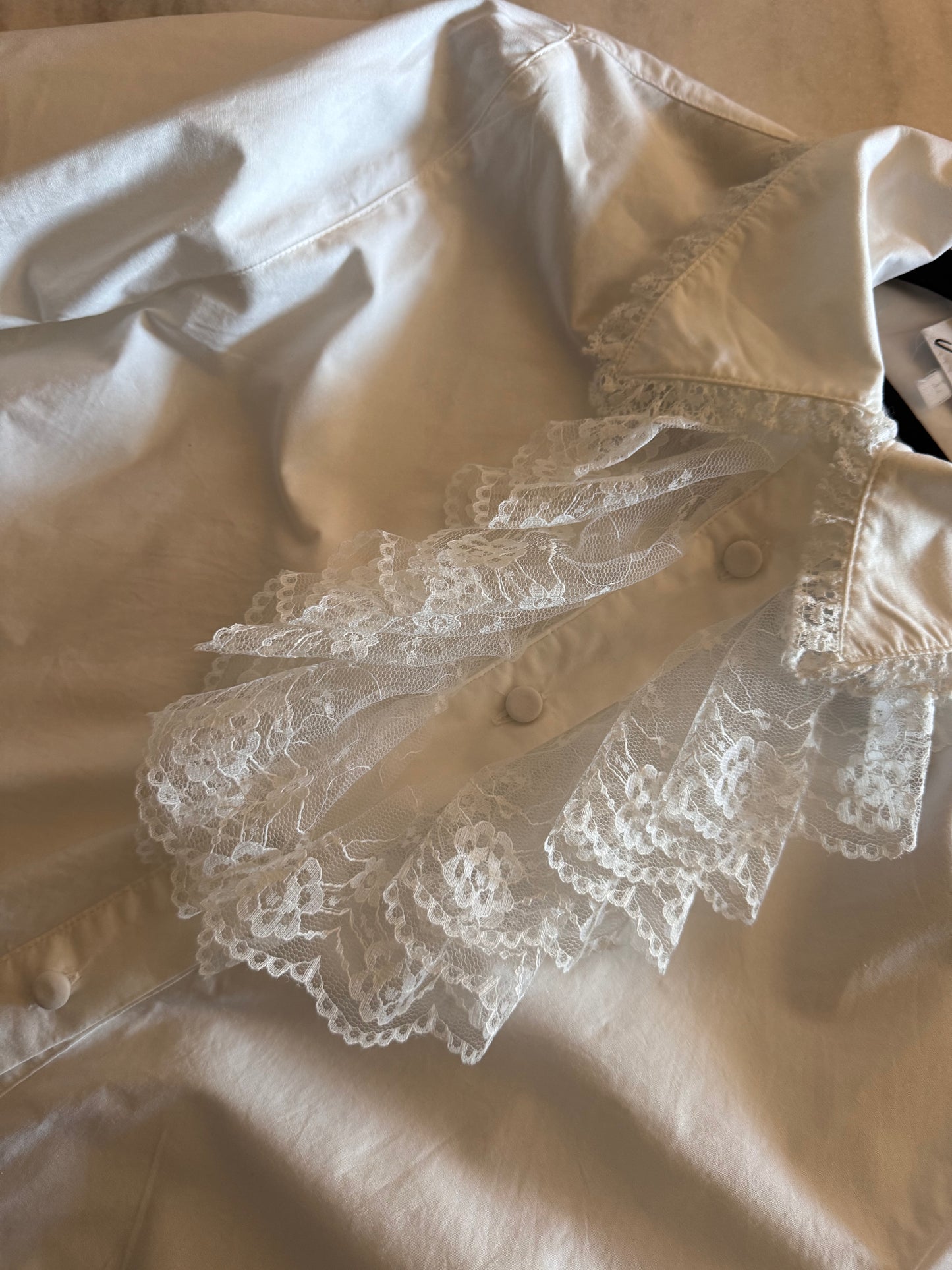 Victoria shirt