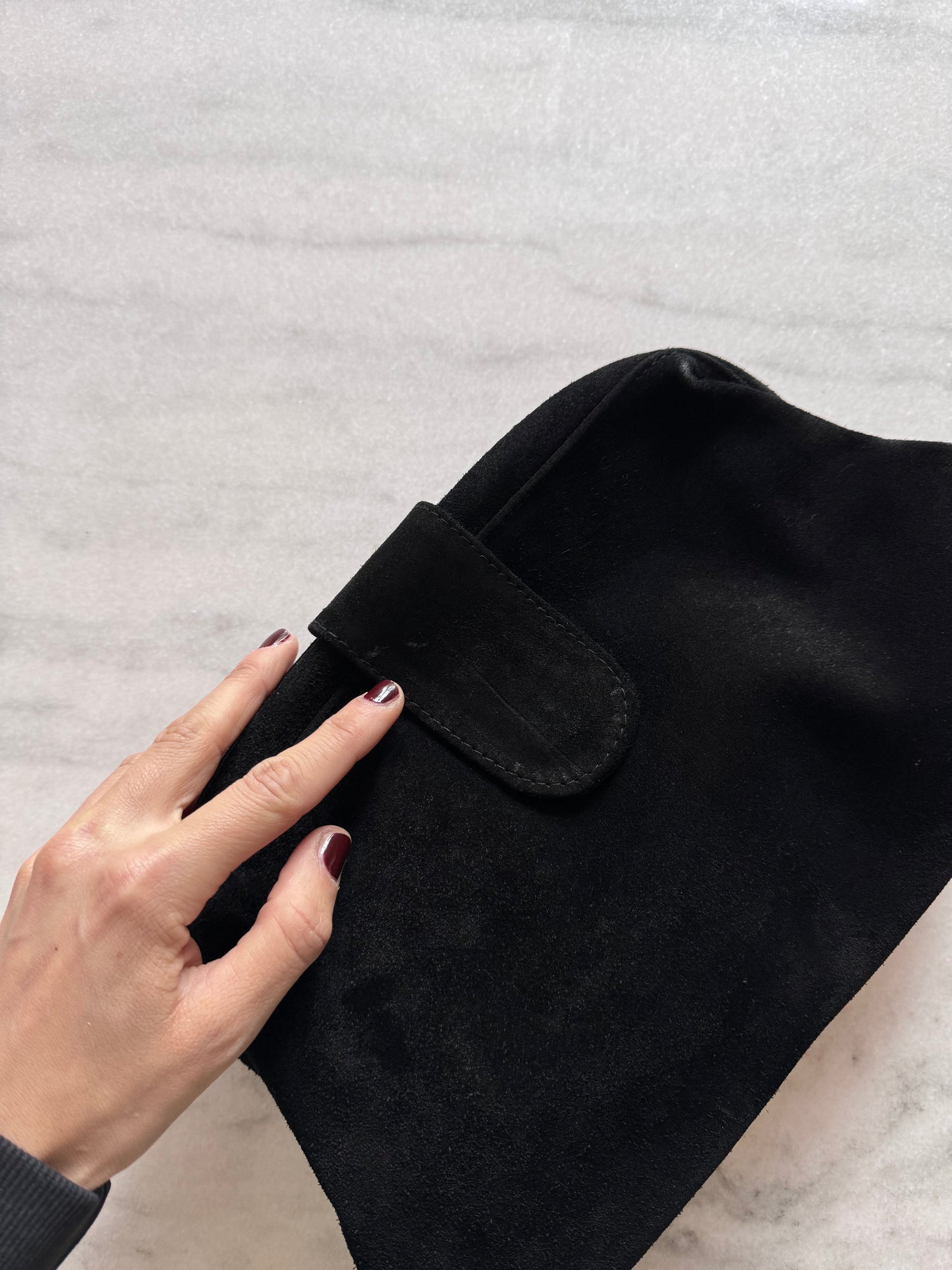 Suede pochette
