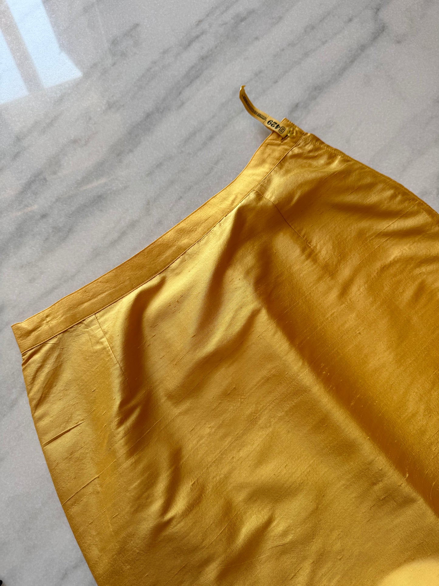 Yellow taffetà pencil skirt