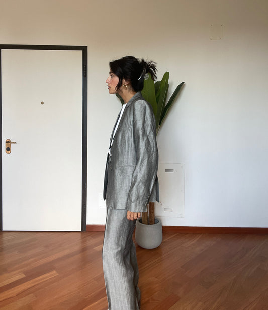 Early 2000 woman suit