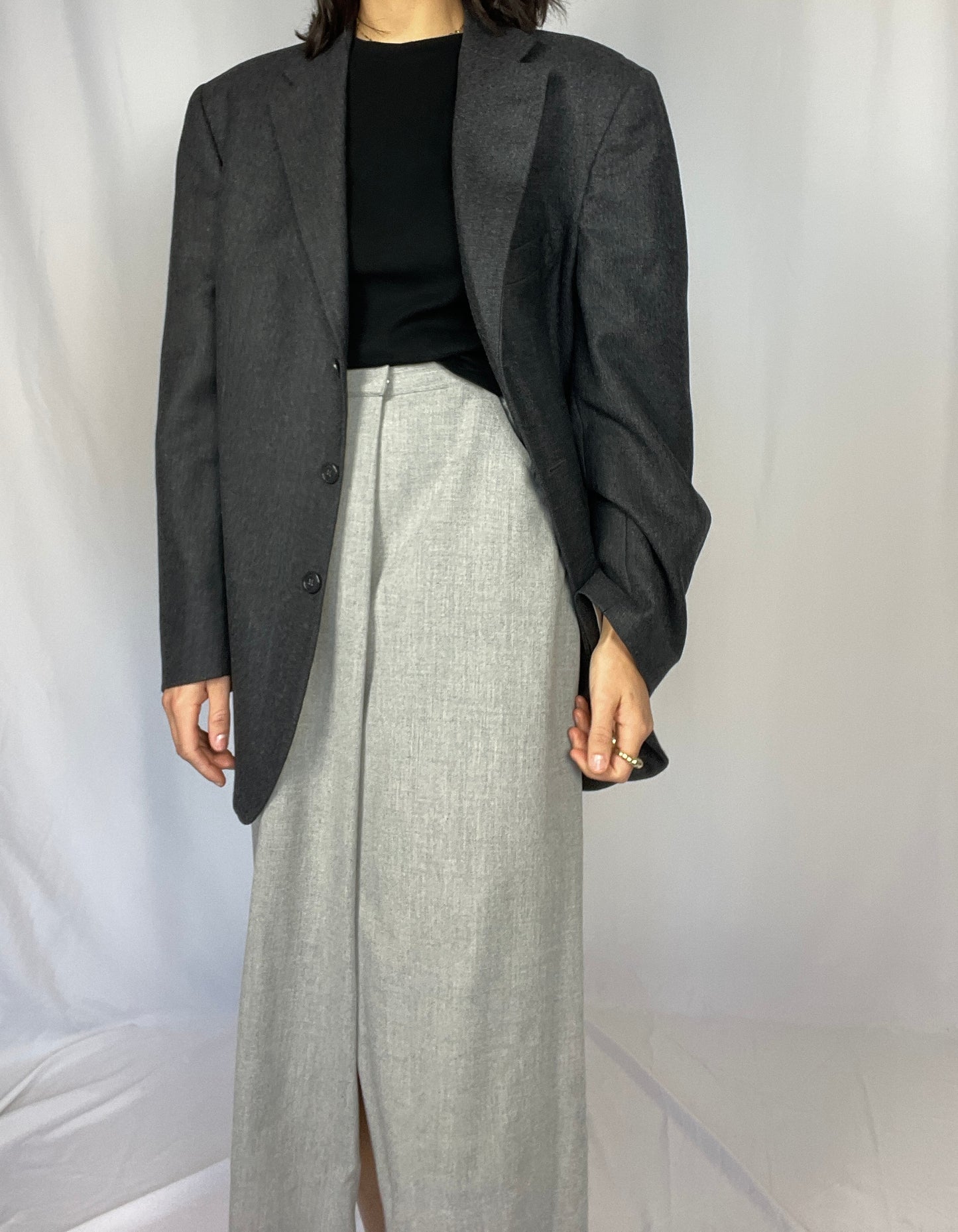 The light grey essential skirt