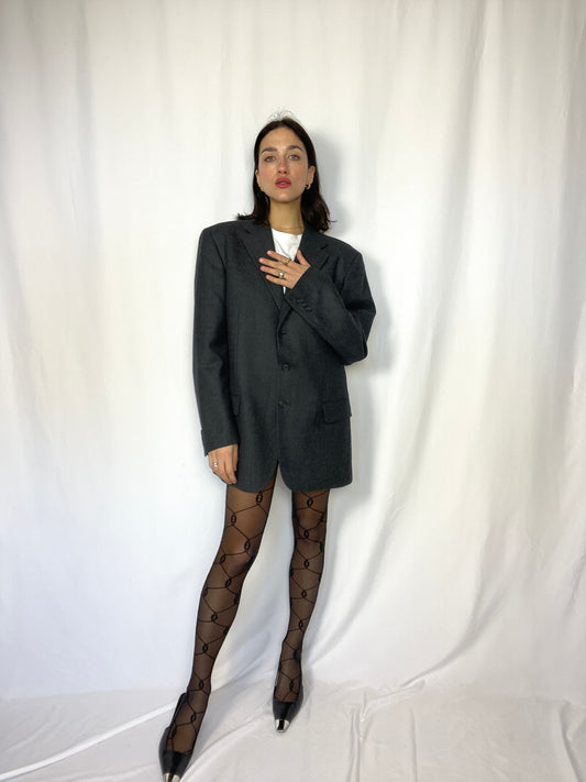 The oversized dark grey blazer