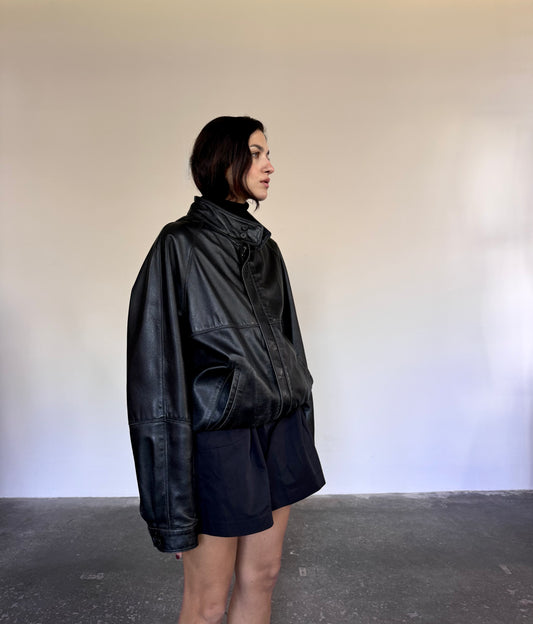 Necessario black bomber