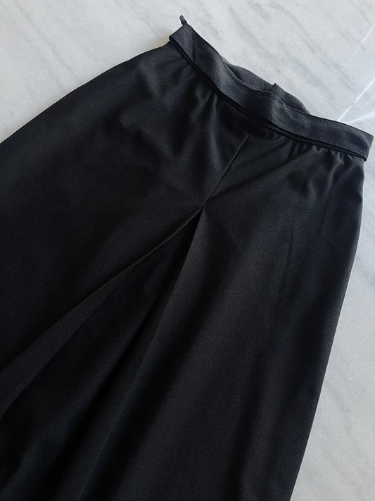 The long black skirt