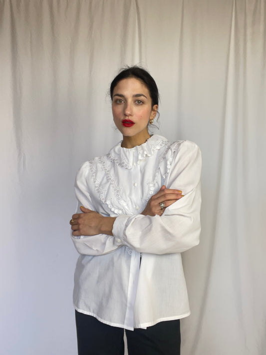 The unforgettable white shirt