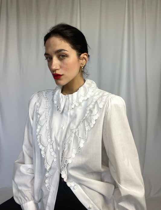 The unforgettable white shirt