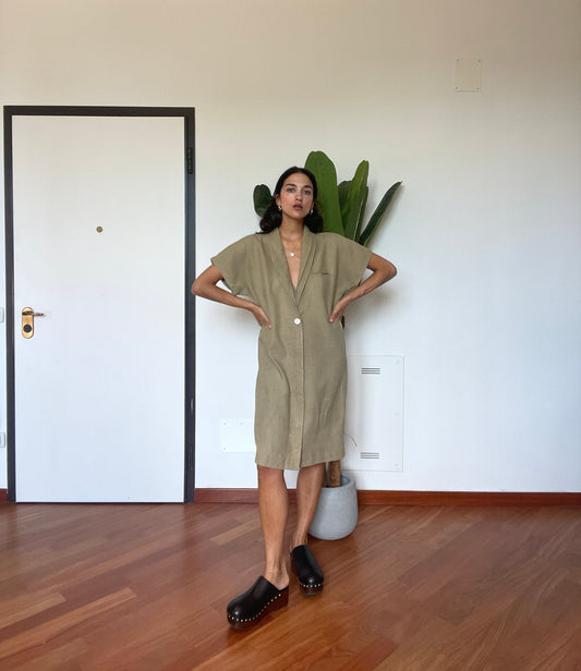 Tailoring linen dress