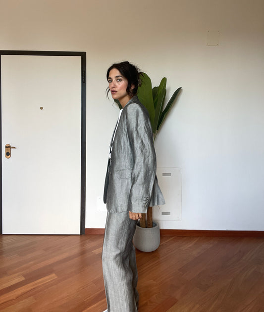 Early 2000 woman suit